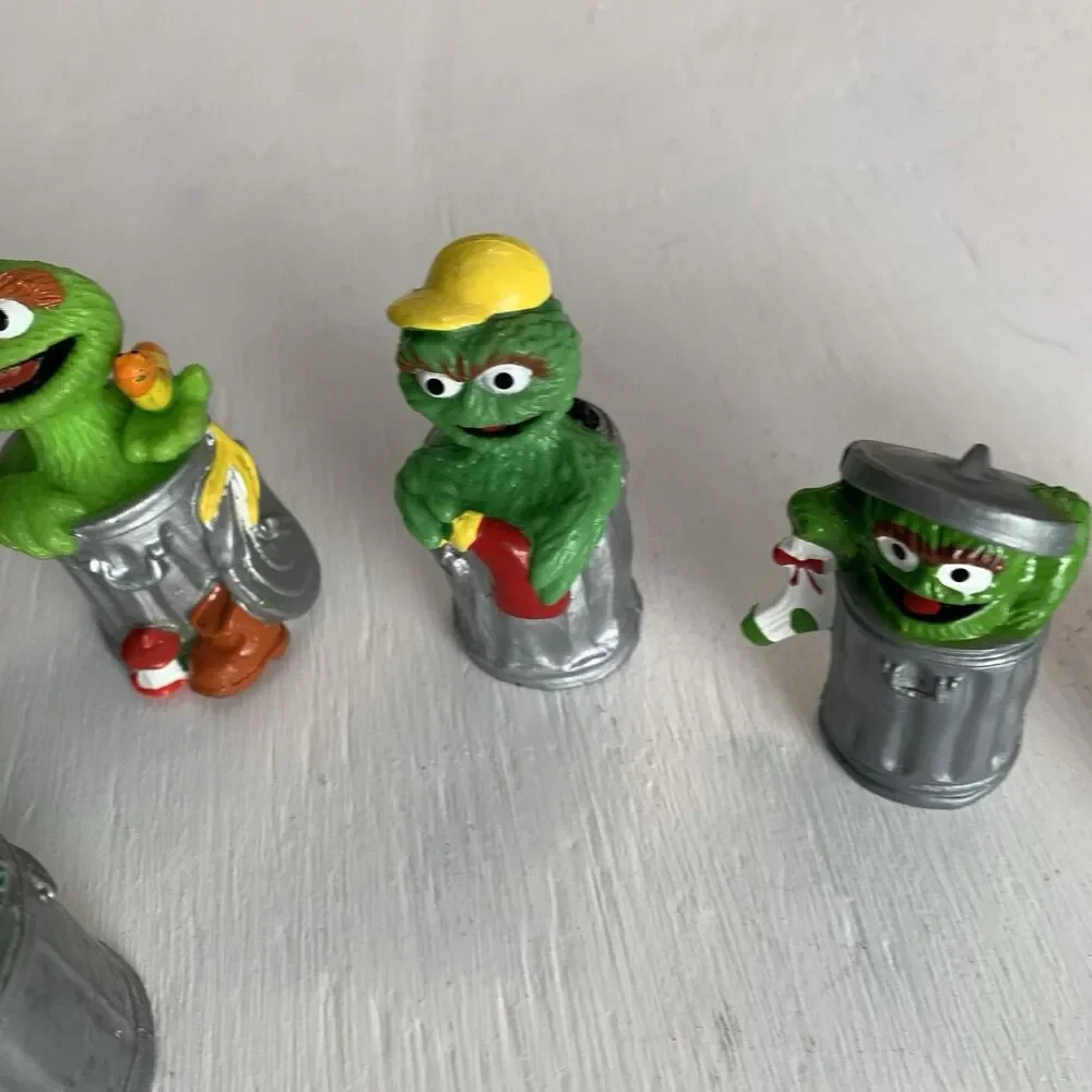Lot Of Tyco Vintage Sesame Street Figures Oscar Christmas Stocking, Apppe Figure
